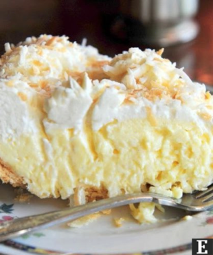 OLD FASHIONED COCONUT CREAM PIE – BestQuickRecipes