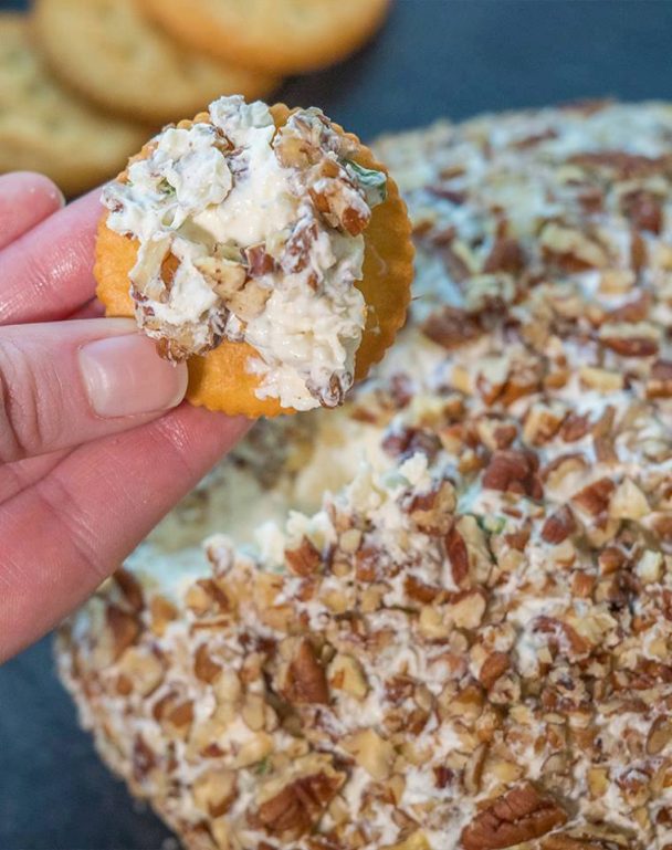 Pineapple Pecan Cheese Ball – BestQuickRecipes