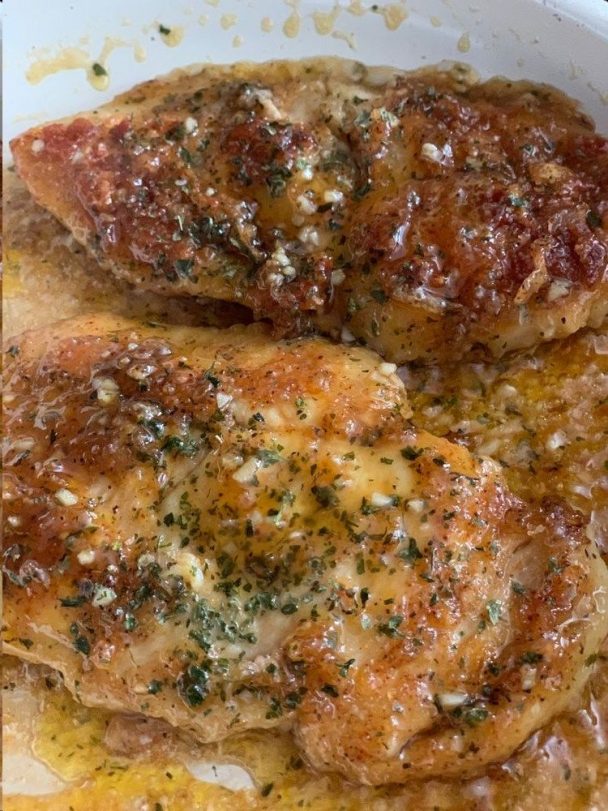 Honey-Garlic Slow Cooker Chicken Thighs – BestQuickRecipes