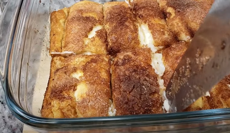 Easy sopapilla cheesecake bars